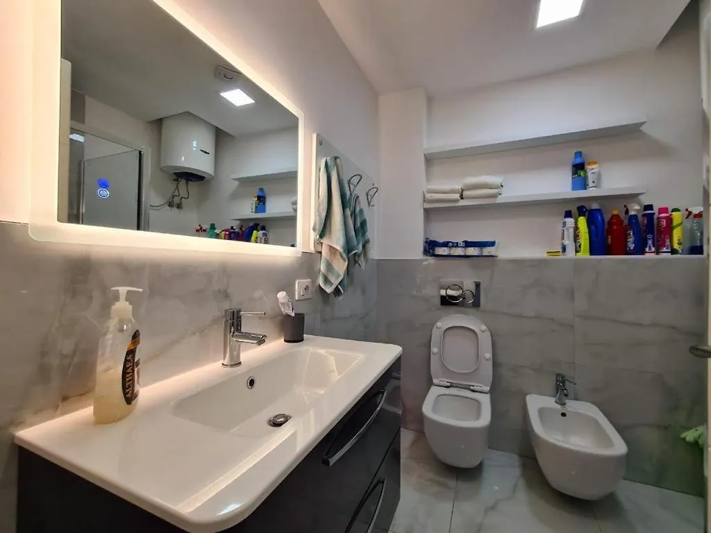 Ferienwohnung Lona Apartament Lungomare Vlorë Albanien